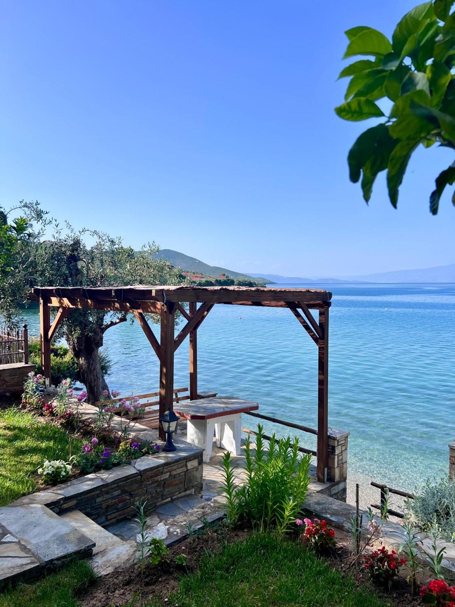Villas Nies Seaside Appartments Sourpi エクステリア 写真